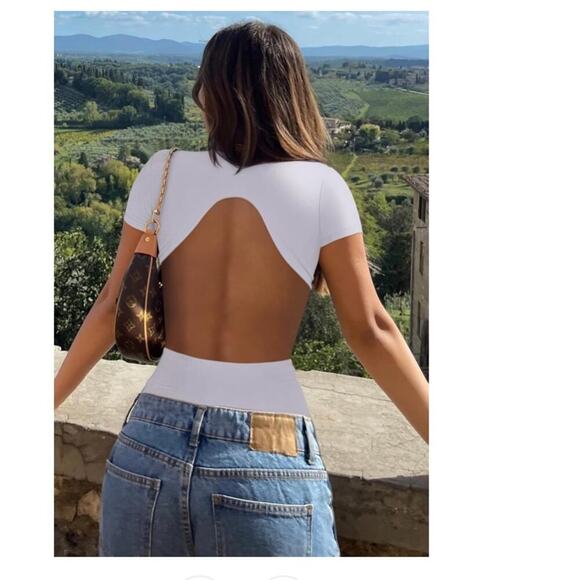 Trendy Sexy Backless Bodysuit Double Lined Crew Neck Short Sleeve Top Tan Size S - Picture 2 of 2